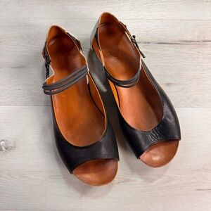 SPRING STEP Aside Open Toe Flat - Black and white leather, Size 41